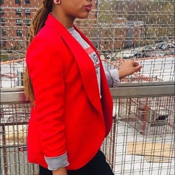❤️Stylish Red Blazer❤️ Waterfall Style. - Picture 7 of 8